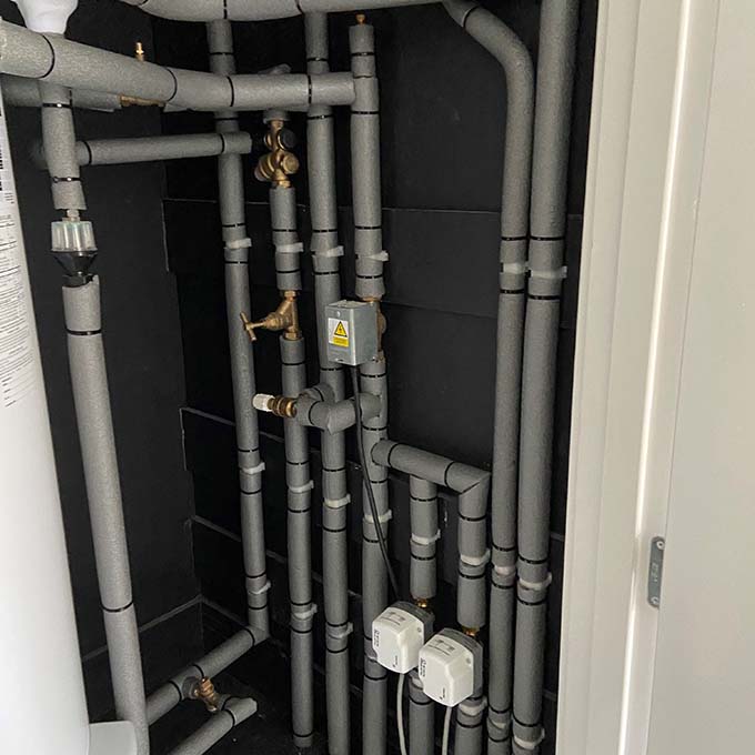Unvented Cylinder Installation with Insulated Pipes